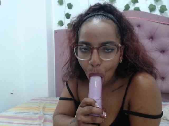 AprilyCrystal webcam