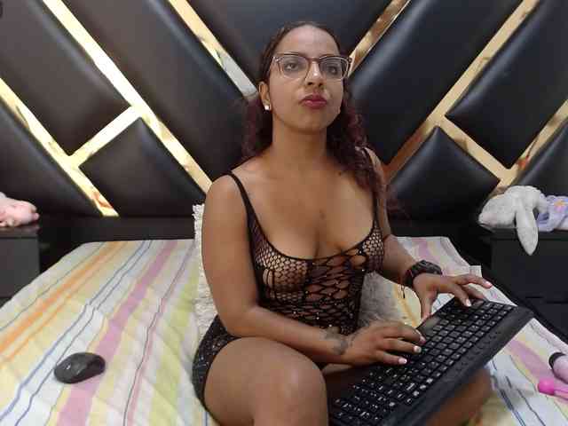 AprilyCrystal webcam