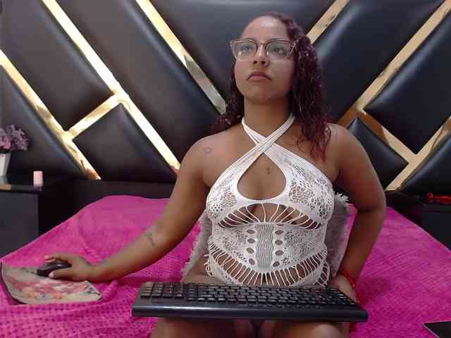 AprilyCrystal webcam