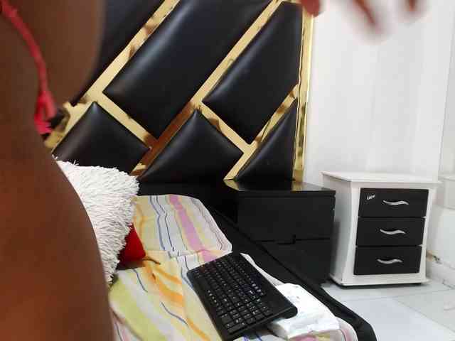 AprilyCrystal webcam