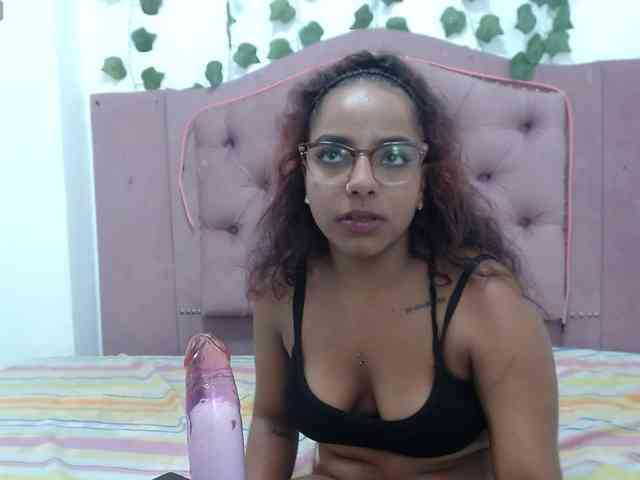 AprilyCrystal webcam