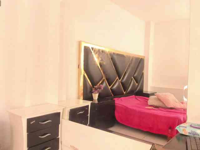 AprilyCrystal webcam