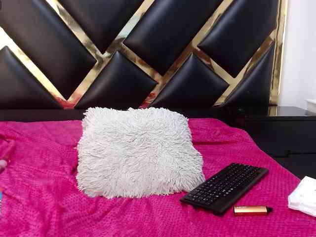 AprilyCrystal webcam