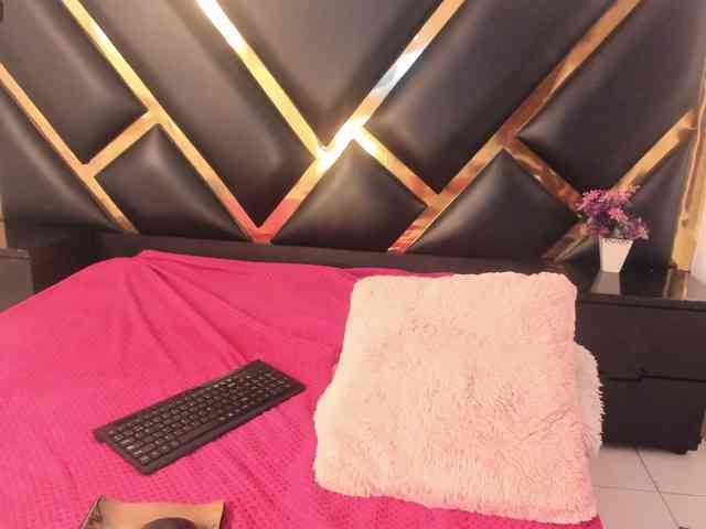 AprilyCrystal webcam