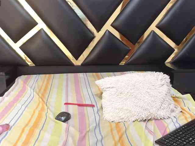 AprilyCrystal webcam