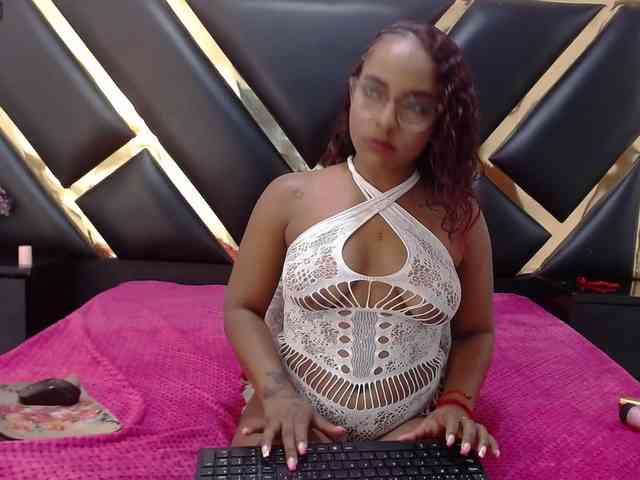 AprilyCrystal webcam