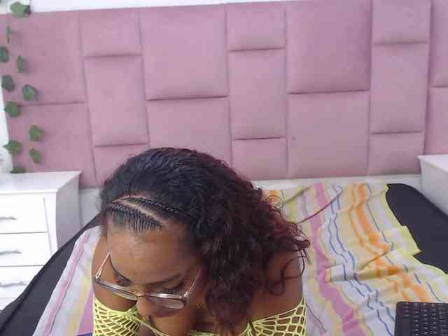 AprilyCrystal webcam