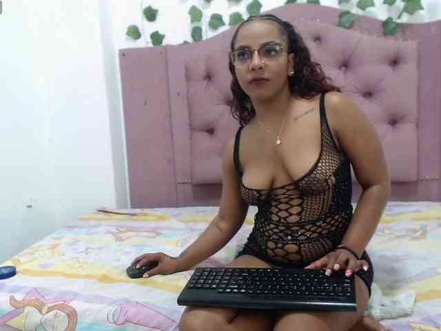 AprilyCrystal webcam