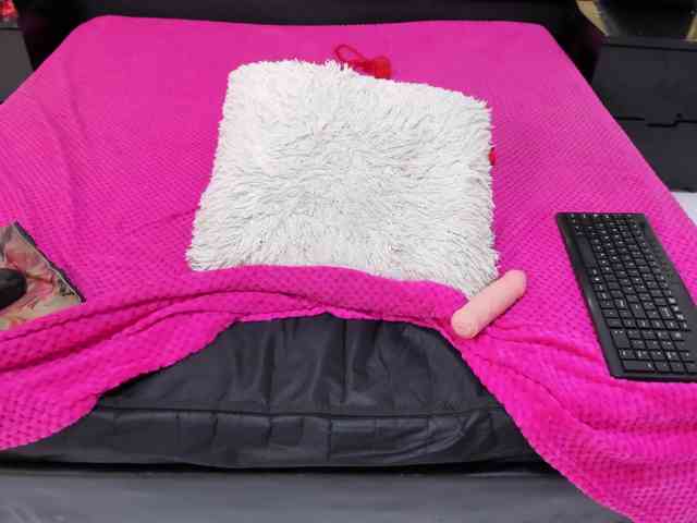 AprilyCrystal webcam