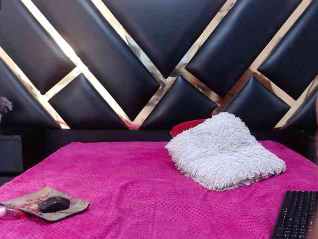 AprilyCrystal webcam