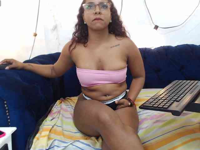 AprilyCrystal webcam