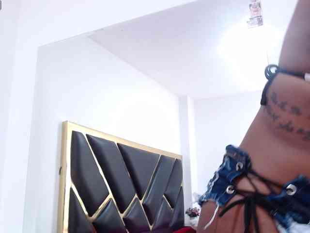 AprilyCrystal webcam