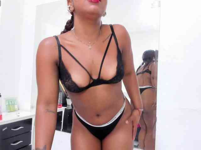 AprilyCrystal webcam