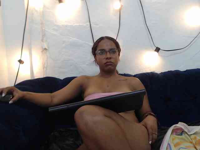 AprilyCrystal webcam