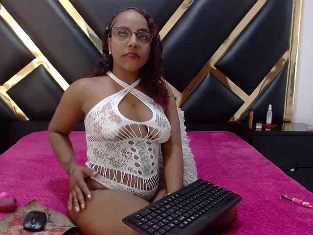 AprilyCrystal webcam