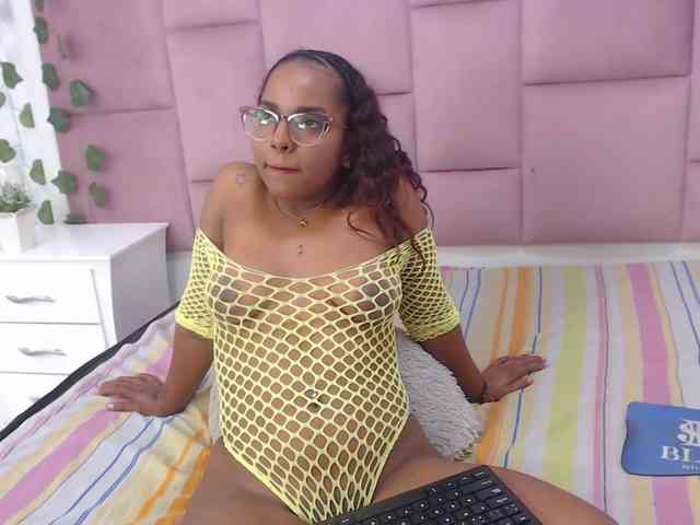 AprilyCrystal webcam