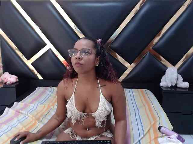 AprilyCrystal webcam