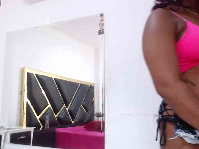 AprilyCrystal webcam
