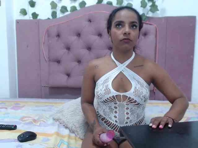 AprilyCrystal webcam