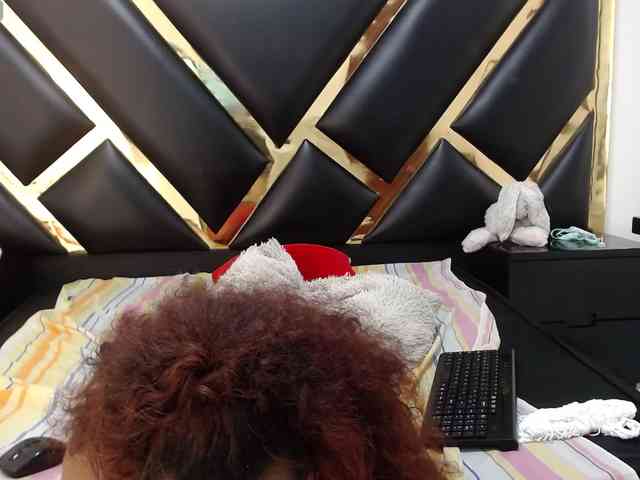 AprilyCrystal webcam
