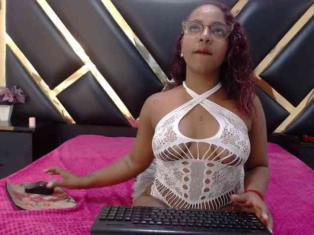 AprilyCrystal webcam