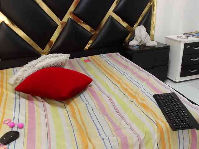 AprilyCrystal webcam