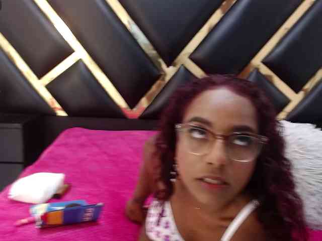AprilyCrystal webcam