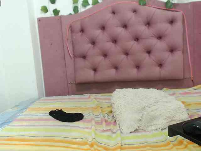 AprilyCrystal webcam
