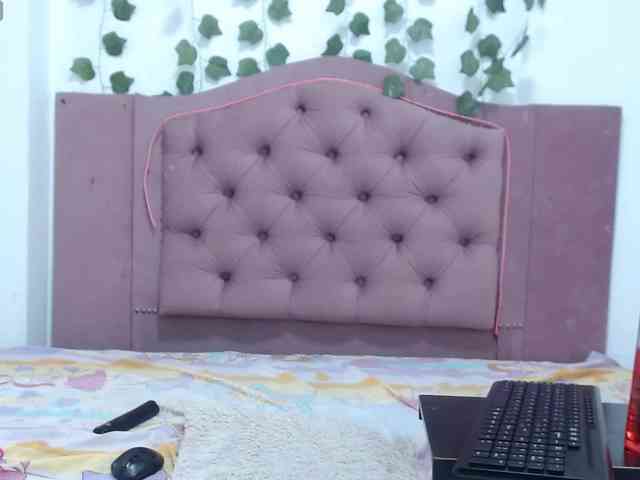 AprilyCrystal webcam