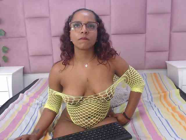AprilyCrystal webcam