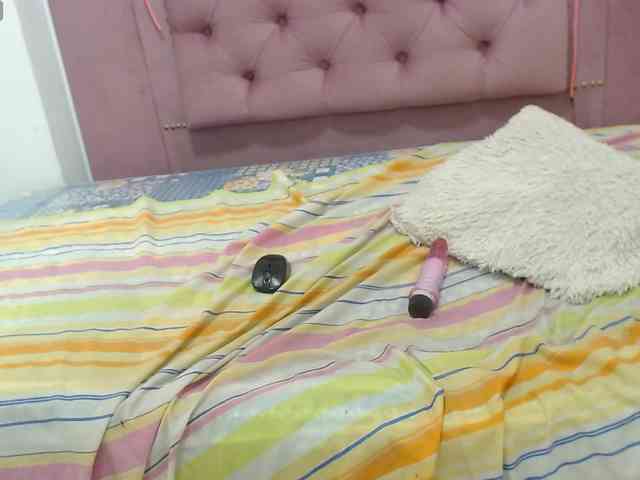 AprilyCrystal webcam
