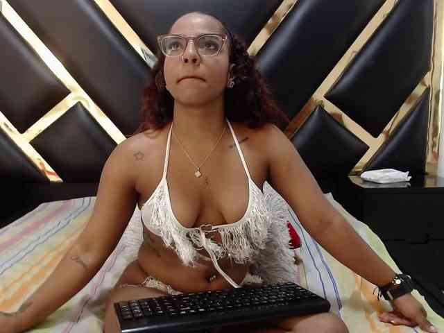 AprilyCrystal webcam