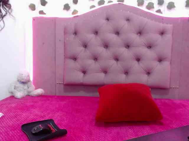 AprilyCrystal webcam