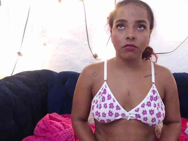 AprilyCrystal webcam