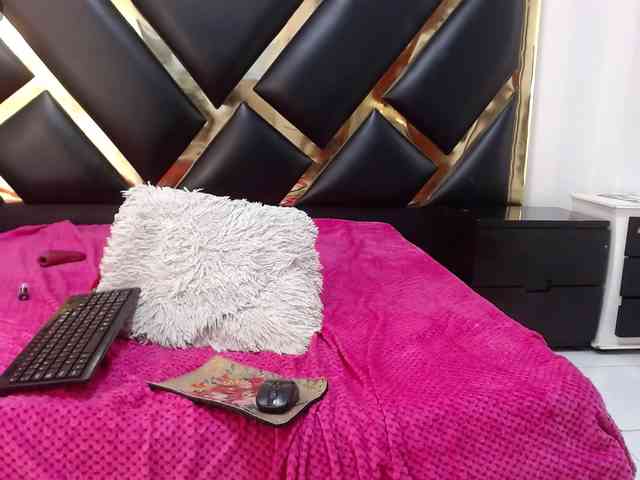 AprilyCrystal webcam