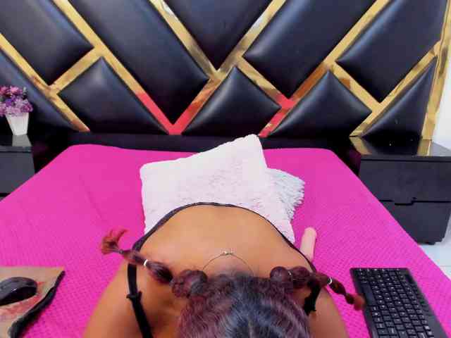 AprilyCrystal webcam