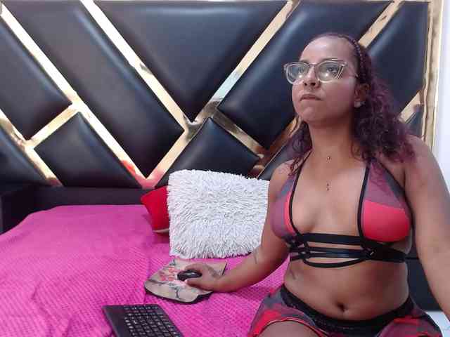 AprilyCrystal webcam