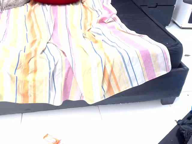AprilyCrystal webcam