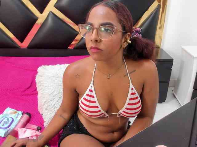 AprilyCrystal webcam