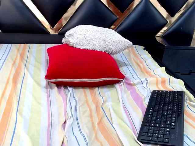 AprilyCrystal webcam