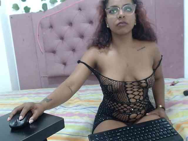 AprilyCrystal webcam