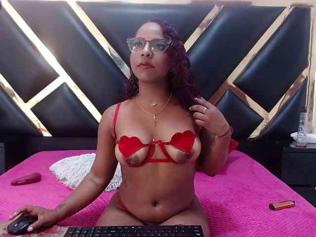 AprilyCrystal webcam