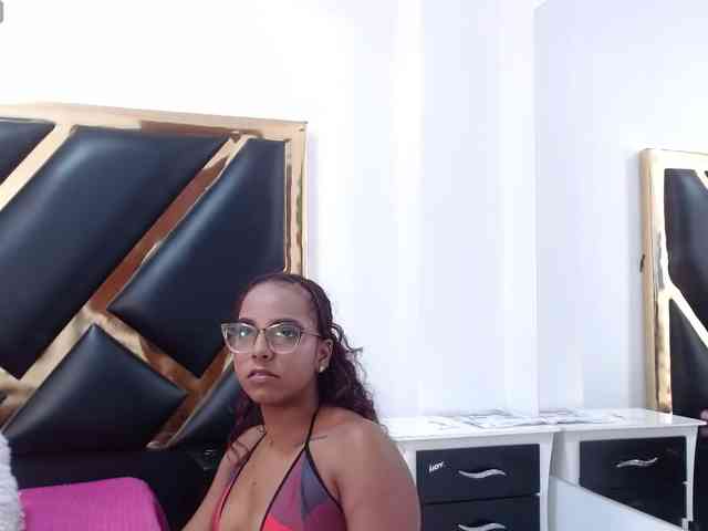AprilyCrystal webcam