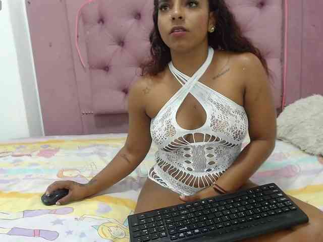 AprilyCrystal webcam