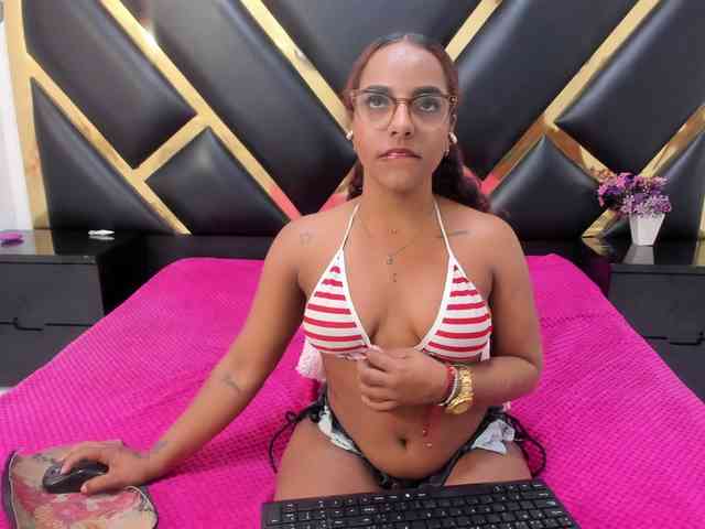 AprilyCrystal webcam