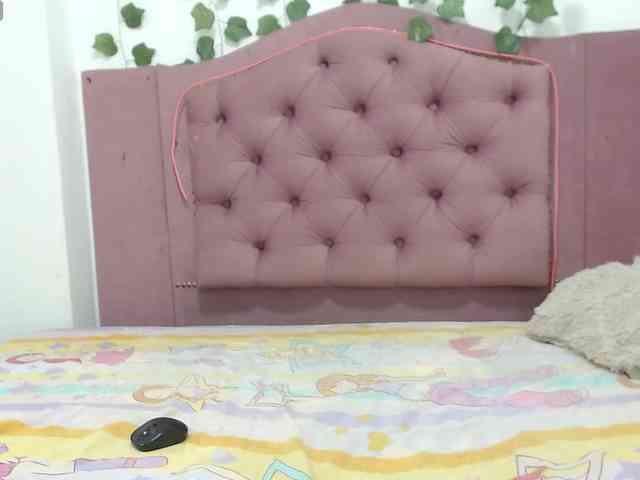 AprilyCrystal webcam