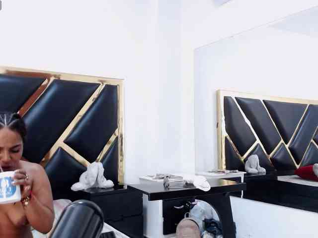 AprilyCrystal webcam