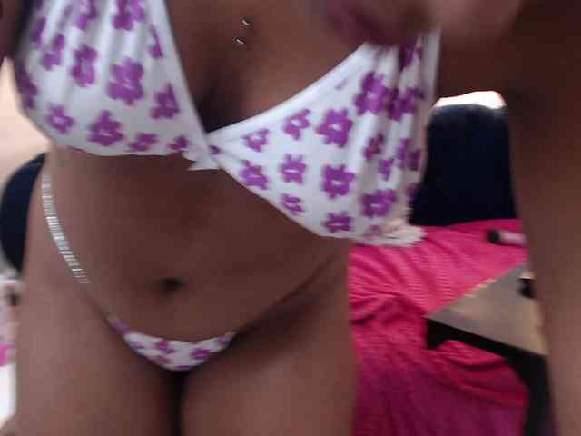 AprilyCrystal webcam