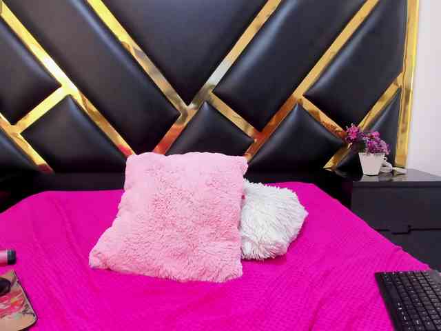 AprilyCrystal webcam