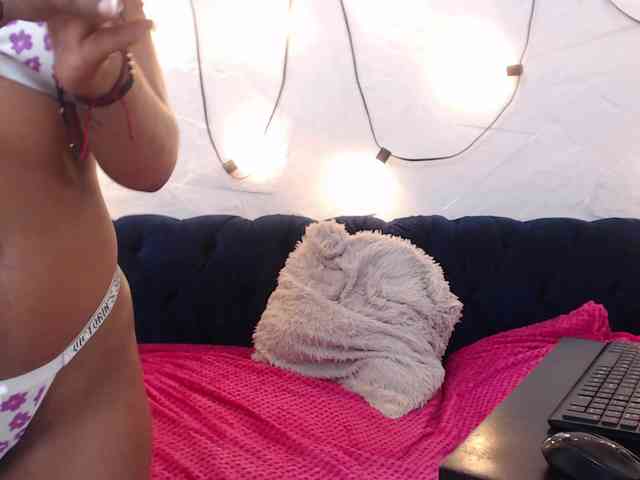 AprilyCrystal webcam
